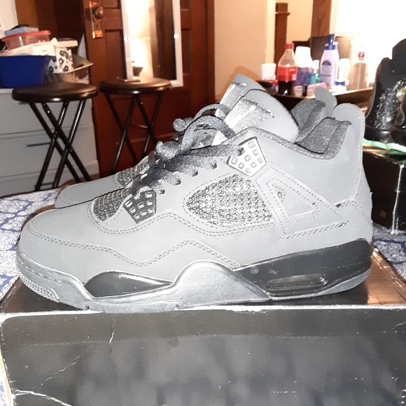 Brand new air Jordan retro 4 - Picture 1 of 7